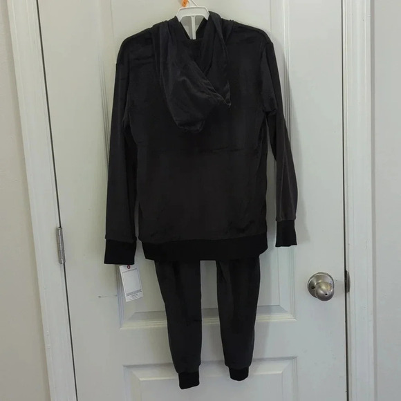 GIRLS champion velour hoodie and jogger set - Picture 2 of 8